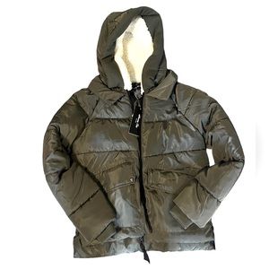 Olive Green puffy winter jacket-Francesca’s Medium